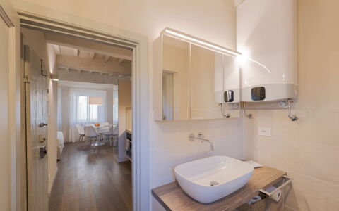 Guelfa 60: Interior Design, Pavimentazione, Parete, Pavimento, Legna, Idraulico Fixture, Soffitto, Camera, Bagno, Illuminazione