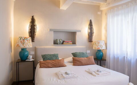 Guelfa 60: Letto, Mobilia, Interior Design, Bedding, Camera Da Letto, Lenzuolo, Cuscino, Parete, Biancheria, Camera
