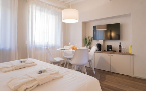 Guelfa 60: Interior Design, Mobilia, Tessile, Camera, Casa, Soffitto, Pavimento, Camera Da Letto, Illuminazione, Pavimentazione