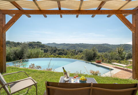 Villa Costa Al Bagno: Collina, Mobili Da Esterno, Shade, Catena Montuosa, Eco Hotel, Giardino, Valle, Cresta, Landscaping, Piscina