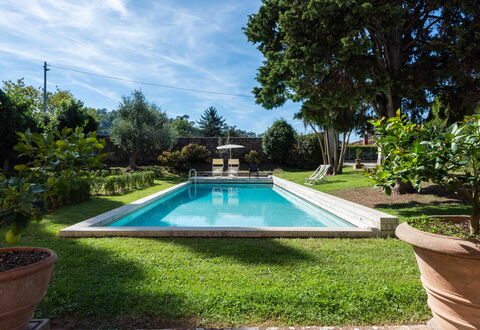 Villa Tambellini De Fondra: Piscina, Arbusto, Giardino, Ricorrere, Giochi D'Acqua, Shade, Landscaping, Backyard, Eco Hotel, Hacienda