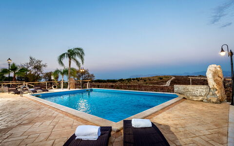Villa La Musa: Blu, Piscina, Ricorrere, Mobili Da Esterno, Eco Hotel, Hotel, Villa, Lettino, Resort Citta ', Ombrello