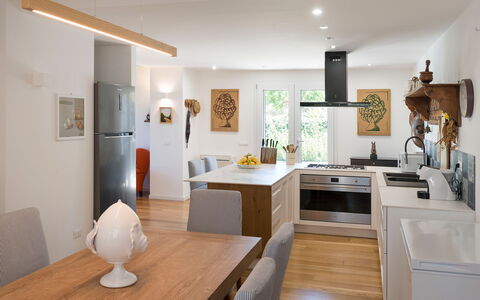 Casaita: Mobilia, Interior Design, Controsoffitto, Pavimentazione, Cabinetry, Legna, Pavimento, Cucina, Soffitto, Lampada