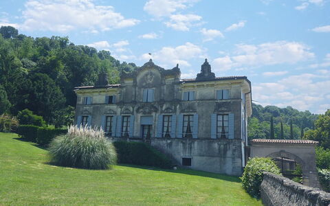 Calicantus, Verona, Pool, Wifi: Estate, Dimora, Giardino, Villa, Una Casa Maestosa, Cortile, Casa Storica, Landscaping, Hacienda, Palazzo