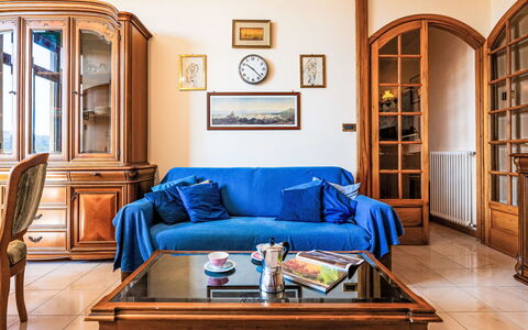 Casa del Mare: Mobilia, Interior Design, Legna, Divano, Pavimentazione, Soggiorno, Camera, Pavimento, Appartamento, Illuminazione
