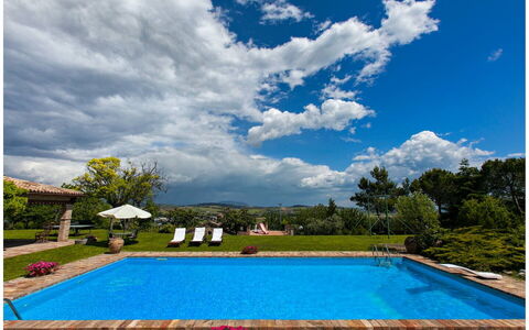 Villa Incanto: Piscina, Blu, Acqua, Ricorrere, Mobili Da Esterno, Tempo Libero, Eco Hotel, Giochi D'Acqua, Giardino, Landscaping