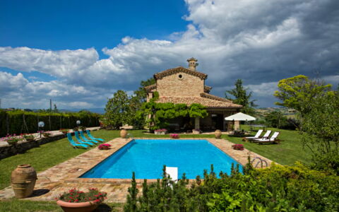 Villa Incanto: Estate, Piscina, Giardino, Agriturismo, Hacienda, Villa, Landscaping, Prato, Cortile