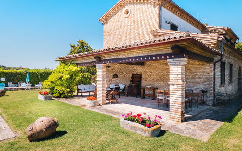 Villa Incanto: Mobili Da Esterno, Shade, Tavolo Esterno, Agriturismo, Estate, Hacienda, Giardino, Cortile, Backyard, Landscaping