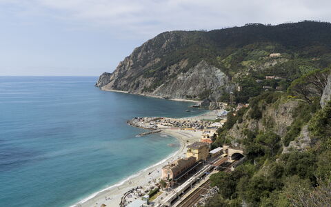 Casa Dolly, Monterosso 5 Terre: Costa, Acqua, Corpo D'Acqua, Spiaggia, Costiera E Morfologie Oceanic, Geografia Montane, Mare, Promontorio, Riva, Montagna