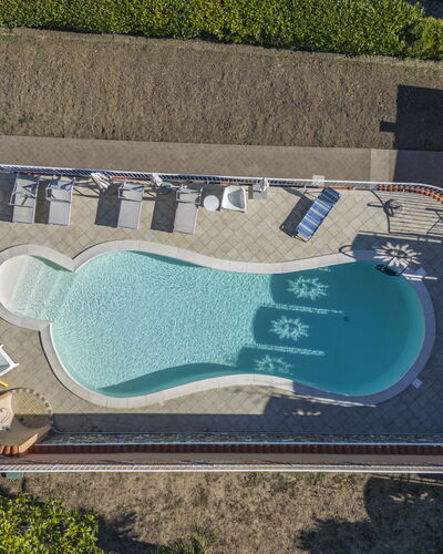 Villa Caroline, Private Pool and Seaview: Blu, Piscina, Ricorrere, Mobili Da Esterno, Tempo Libero, Materiale Composito, Giochi D'Acqua, Shade, Eco Hotel, Landscaping