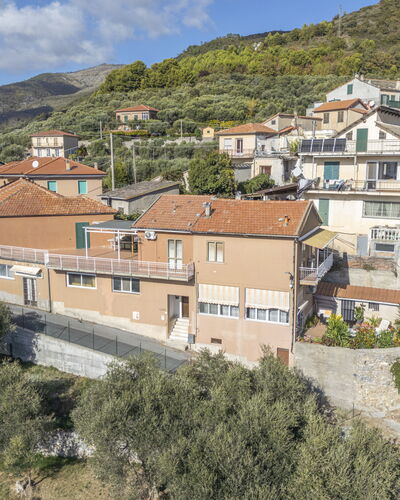 Casa di Bruna Seaview, Albenga: Costruzione, Parete, Zona Residenziale, Casa, Casa, Tetto, Cittadina, Architettura, Quartiere, Insediamento Umano