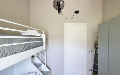 Villa Pietra With Pool On Piemonte Hills: Camera Da Letto, Letto, Interior Design, Pavimento, Pavimentazione, Mobilia, Lenzuolo, Bedding, Camera, Telaio Del Letto