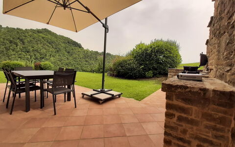 Villa Pietra With Pool On Piemonte Hills: Mobilia, Mobili Da Esterno, Sedia, Tavolo, Tavolo Esterno, Shade, Ombrello, Giardino, Terrazza, Backyard