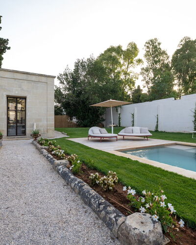 Palazzo Villani Lubelli: Giardino, Estate, Landscaping, Giochi D'Acqua, Piscina, Design, Cortile, Shade, Cortile, Backyard