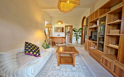 Villetta Tonfano: Mobilia, Interior Design, Pavimentazione, Pavimento, Legna, Soffitto, Divano, Soggiorno, Camera, Casa