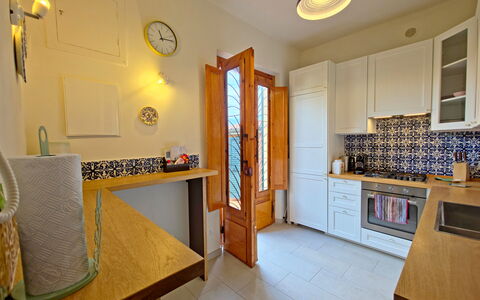 Villetta Tonfano: Interior Design, Pavimentazione, Controsoffitto, Cucina, Legna, Cabinetry, Pavimento, Apparecchio Major, Elettrodomestico Da Cucina, Mobilia