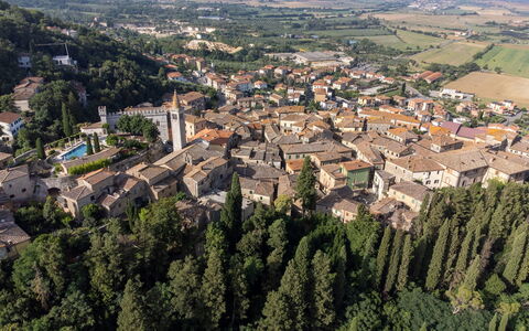 Torre di Serre: Visione Globale, Zona Residenziale, Quartiere, Fotografia Aerea, Urban Design, Insediamento Umano, Sobborgo, Villaggio, Paesaggio Urbano