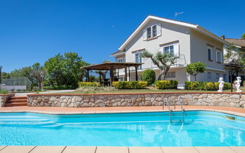 Enda: Blu, Piscina, Zona Residenziale, Ricorrere, Estate, Giardino, Eco Hotel, Landscaping, Shade
