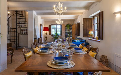 Aqua Bio Retreat: Mobilia, Interior Design, Sala Da Pranzo, Tavolo, Sedia, Pavimentazione, Legna, Cucina & Sala Da Pranzo Tavolo, Soffitto, Lampada