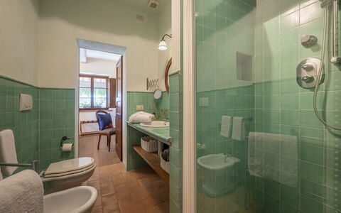 Aqua Bio Retreat: Interior Design, Pavimentazione, Idraulico Fixture, Soffitto, Pavimento, Lavandino Del Bagno, Rubinetto, Bagno, Illuminazione, Mobilia