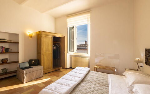 Appartamento la Fontana, Assisi: Parete, Interior Design, Mobilia, Camera, Appartamento, Camera Da Letto, Letto, Illuminazione, Pavimento, Soffitto