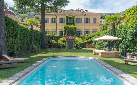 Gallietta: Piscina, Estate, Giardino, Ricorrere, Hacienda, Landscaping, Cortile, Villa, Hedge, Dimora