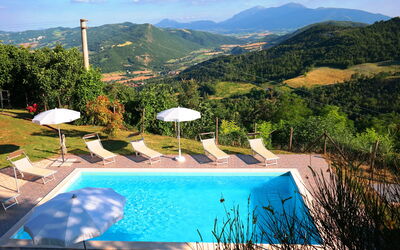 Villa Altavista: Geografia Montane, Collina, Montagna, Catena Montuosa, Highland, Hill Station, Cresta, Valle, Mobili Da Esterno, Piscina