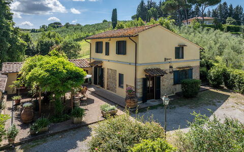 Podere la Botte, Pool, Lari: Arbusto, Casa, Zona Residenziale, Villetta, Casa, Tetto, Area Rurale, Estate, Giardino, Landscaping