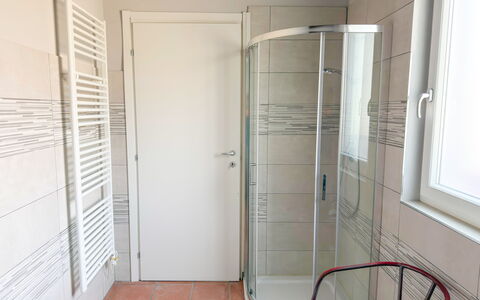 Alma Montis - Frabosa Sottana: Pavimentazione, Pavimento, Interior Design, Idraulico Fixture, Camera, Bagno, Porta, Idraulico, Piastrella, Doccia Porta