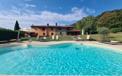 Villa Vindelbono: Blu, Piscina, Ricorrere, Mobili Da Esterno, Tempo Libero, Eco Hotel, Estate, Hacienda, Terme, Giochi D'Acqua