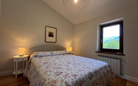 Villa Vindelbono: Letto, Interior Design, Camera Da Letto, Bedding, Parete, Lenzuolo, Mobilia, Soffitto, Biancheria, Camera