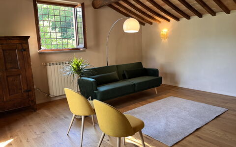 Villa Vindelbono: Mobilia, Interior Design, Pavimentazione, Parete, Pavimento, Legna, Divano, Soggiorno, Soffitto, Casa