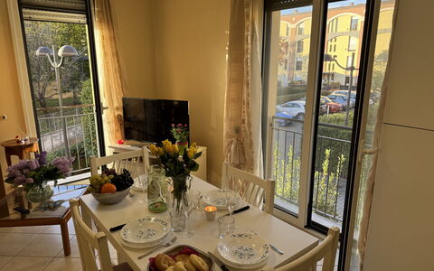 Al Civico 80: Mobilia, Legna, Interior Design, Sedia, Tavolo, Pavimentazione, Cucina & Sala Da Pranzo Tavolo, Sala Da Pranzo, Pavimento, Camera