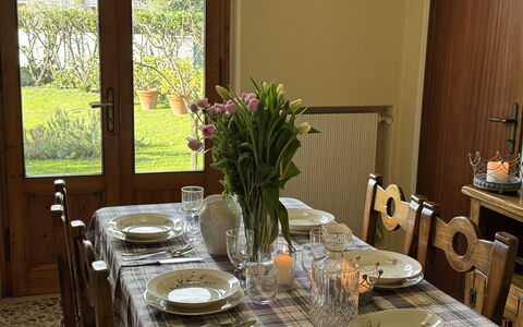 Villa Lory: Mobilia, Tavola, Tavolo, Interior Design, Sedia, Sala Da Pranzo, Legna, Cucina & Sala Da Pranzo Tavolo, Tovaglia, Serveware