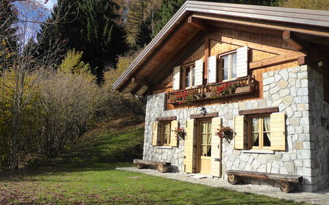 Chalet Genzianella: Costruzione, Legna, Casa, Tetto, Villetta, Casa, Area Rurale, Porta, Agriturismo, Villaggio