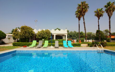 Villa Floridia: Piscina, Ricorrere, Tempo Libero, Shade, Giardino, Landscaping, Eco Hotel, Hacienda, Mobili Da Esterno