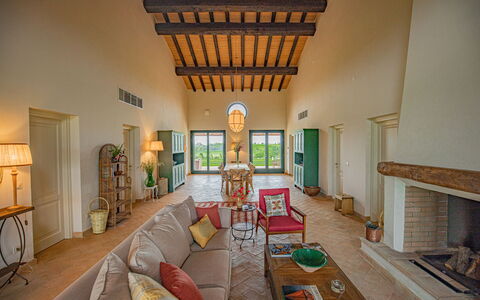 Villa Lodolaio: Mobilia, Casa, Estate, Soffitto, Sedia, Villa, Soggiorno, Agriturismo, Design, Pianta Della Casa