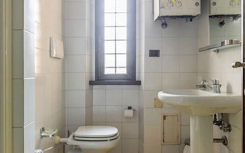 Relais de Ricci: Idraulico Fixture, Pavimentazione, Bagno, Toilet Seat, Gabinetto, Pavimento, Lavello, Idraulico, Lavandino Del Bagno, Rubinetto