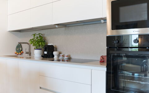 Lacorte di Ninetta: Cabinetry, Elettrodomestico Da Cucina, Cucina, Controsoffitto, Interior Design, Elettrodomestico, Apparecchio Major, Pavimentazione, Mobilia, Cassetto