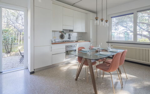 Torre Dell'Amore, Genova, Seaview: Pavimentazione, Legna, Interior Design, Pavimento, Soffitto, Mobilia, Lampada, Illuminazione, Cucina, Controsoffitto