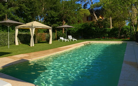 Appartamento Ibisco Seaside and Pool: Piscina, Ricorrere, Shade, Backyard, Giardino, Eco Hotel, Tempo Libero, Landscaping, Hacienda, Giochi D'Acqua