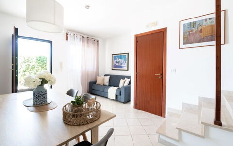 Villa Vitalis: Pavimentazione, Interior Design, Pavimento, Casa, Mobilia, Porta, Appartamento, Camera, Sedia, Soggiorno