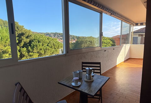 La Casa di Viviana Terrace, Close to the Beach: Mobilia, Pavimento, Latifoglie, Color Legno, Sedia, Balcone, Pavimento In Legno, Eco Hotel, Illuminazione Diurna, Deck