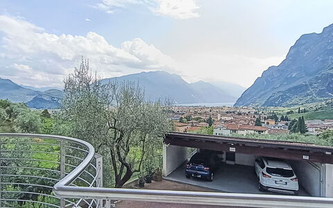 Beatrice: Legna, Mobilia, Appartamento, Camera, Soffitto, Color Legno, Sedia, Latifoglie, Vernice, Legname