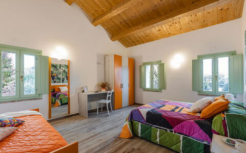 Zena Suite: Interior Design, Soffitto, Pavimentazione, Pavimento, Casa, Mobilia, Camera, Camera Da Letto, Appartamento, Letto