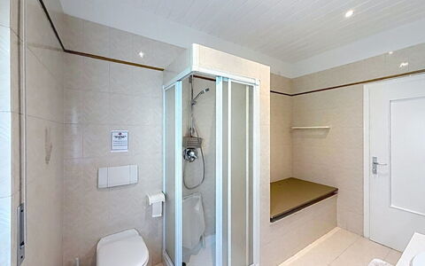 Ca dei Noni: Idraulico Fixture, Pavimentazione, Pavimento, Interior Design, Bagno, Lavandino Del Bagno, Rubinetto, Camera, Idraulico, Soffitto