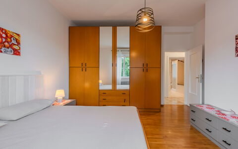 Ca dei Noni: Mobilia, Pavimentazione, Interior Design, Pavimento, Legna, Letto, Camera Da Letto, Camera, Cabinetry, Appartamento