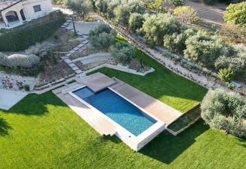 Villa Carciofa: Giardino, Arbusto, Piscina, Landscaping, Backyard, Estate, Prato, Cortile, Villa, Cortile