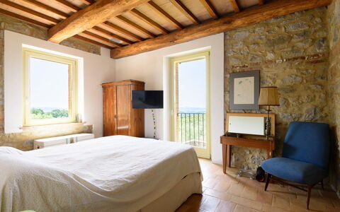 Villa Armonia: Parete, Mobilia, Camera Da Letto, Letto, Interior Design, Bedding, Lenzuolo, Casa, Biancheria, Telaio Del Letto