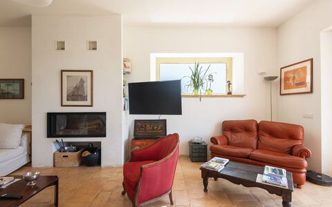 Villa Armonia: Mobilia, Interior Design, Parete, Pavimentazione, Legna, Soggiorno, Divano, Camera, Pavimento, Cornice